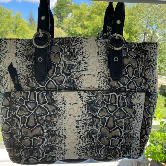 NWT Gorgeous Quilted Donna Sharp Purse! Snakeskin pattern! - Picture 8 of 9